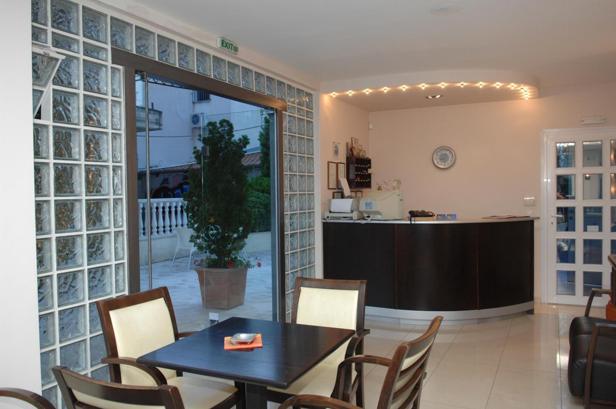 Kalipso Hotel Paralía Екстериор снимка