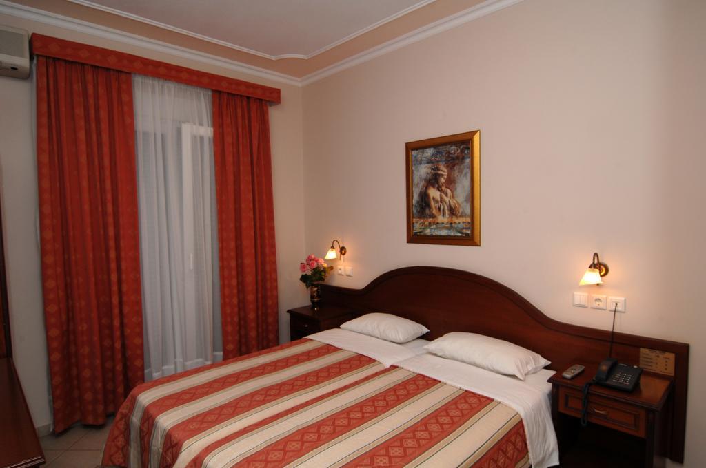 Kalipso Hotel Paralía Екстериор снимка